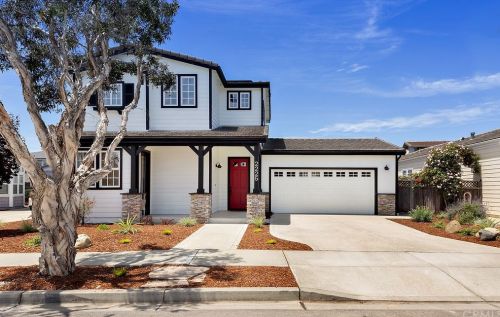 2225 Coral Ave, Morro Bay, CA 93442-1590