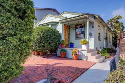 341 4th St, Manhattan Beach, CA 90266-6424
