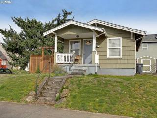 7405 Klickitat St, Portland, OR 97213-5849
