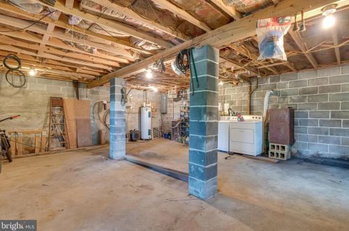 588 Shannondale Rd, Harpers Ferry WV 25425-4757 exterior