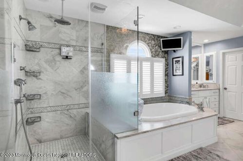 15 Pegasus Dr, Tinton Falls NJ 07724-2875 exterior