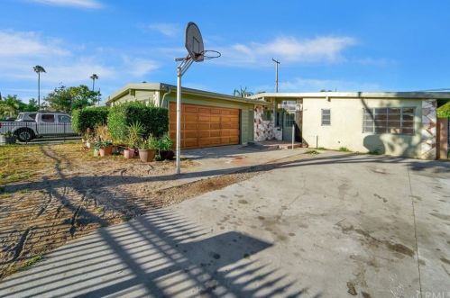 2321 Shelton St, Santa Ana, CA 92707-3137