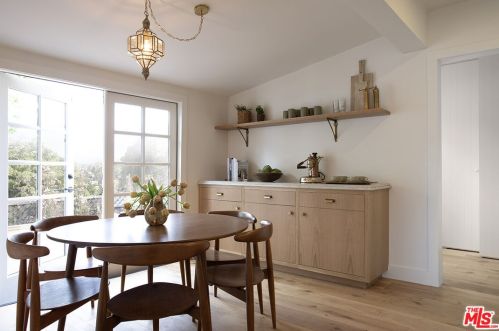 1410 Stanford Dr, Glendale CA  91205-3615 exterior