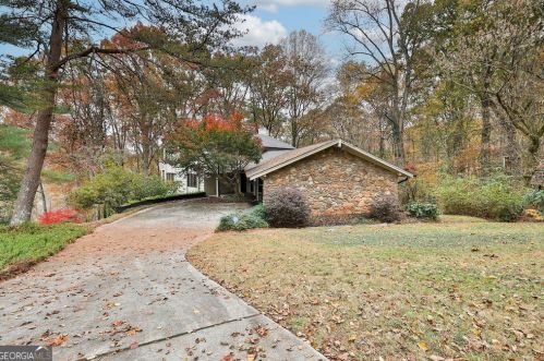 120 Huntcliff Pt, Atlanta GA  30350-1601 exterior
