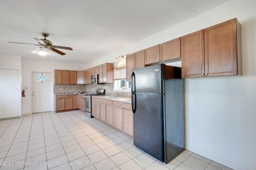 1415 Asbury Ave, Tinton Falls NJ 07712-5701 exterior