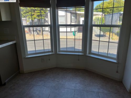 28829 La Corona St, Hayward, CA 94544-6228