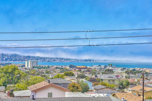 1312 Flores St, Seaside CA exterior