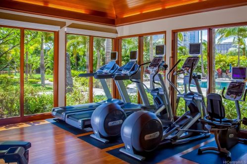 1551 Ala Wai Blvd, Honolulu HI  96815-1011 exterior