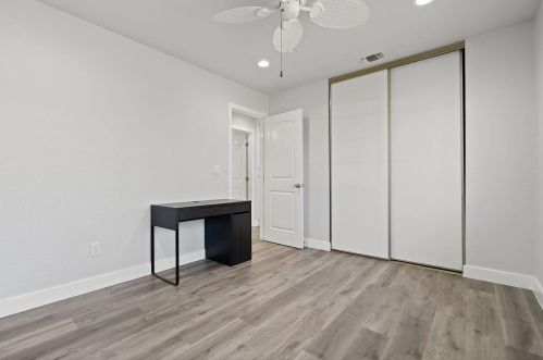 8716 Lodestone Cir, Elk Grove CA  95624-2520 exterior