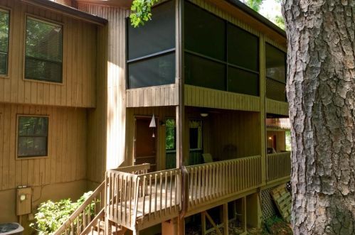 303 Pine Tree Dr, Buford, GA 30518-1222