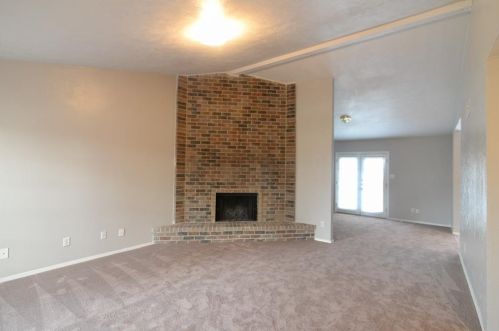 142 Kingsbridge Dr, Garland TX  75040-3513 exterior