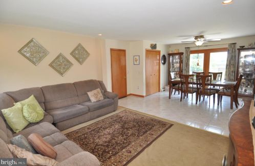 1728 Hedding Rd, Columbus, NJ 08022-2065