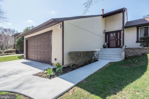8985 Wetbanks Ct, Columbia, MD 21045-2536