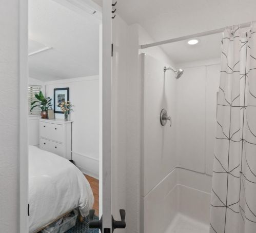 1436 Luxton St, Seaside CA  93955-5034 exterior