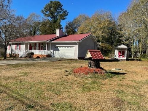 70 Honeysuckle Ln, Carrollton, GA 30116-7040