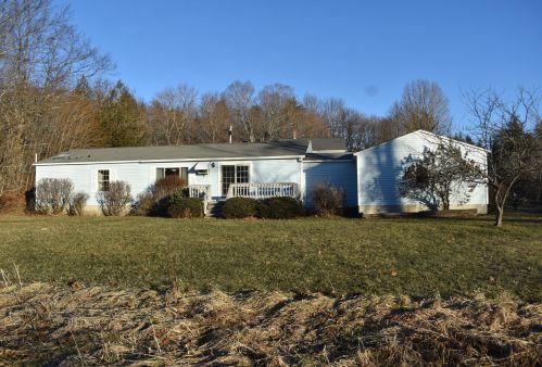 54 Old Village Rd, Winthrop, ME 04364-3101