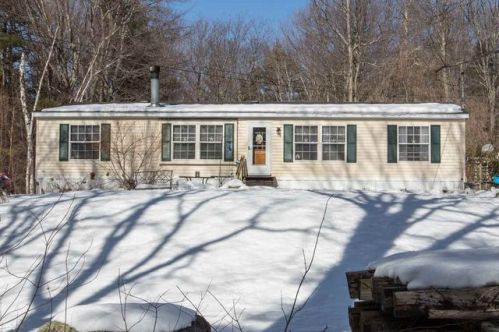 56 Brown Rd, Deerfield, NH 03037-1505