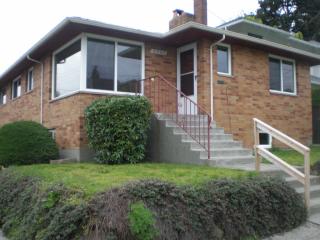 6501 12th Ave, Seattle WA  98117-5245 exterior