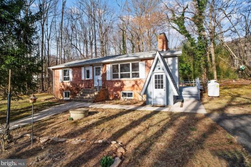 2404 Raymond Pl, Haymarket, VA 20169-1541