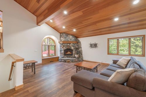 10656 Alder Creek Rd, Truckee CA  96161-2528 exterior