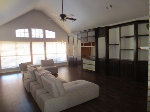 2 Par Ct, Midlothian TX  76063-3484 exterior