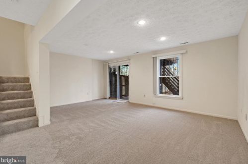 9048 Saffron Ln, Silver Spring MD 20901-4272 exterior