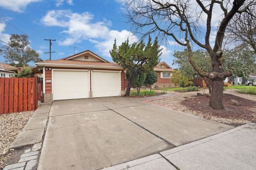 135 Marilyn Ave, Stockton, CA 95207-2838