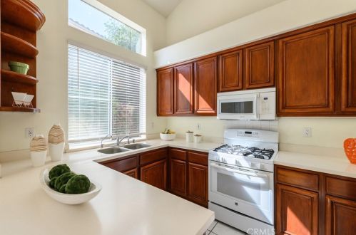 22 Del Ventura, Irvine CA  92606-8857 exterior