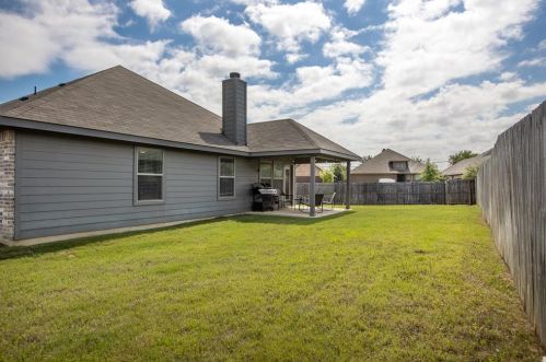 1712 Chivalry Ln, Fort Worth TX  76140-5780 exterior