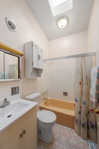 8457 North Ter, Niles IL  60714-2369 exterior