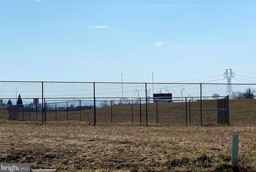 118 Un Rdg Dr, Charles Town WV 25414-4937 exterior