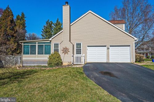 220 Cranbrook Dr, Leesburg, VA 20176-2303