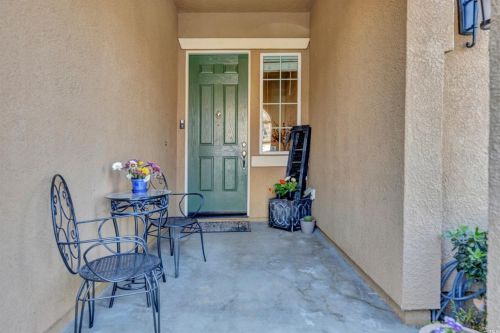 824 Hampton St, Vacaville, CA 95687-8235