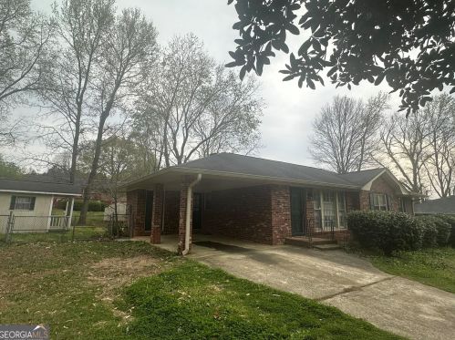 3053 Menlo Park Dr, Rex GA  30273-1641 exterior