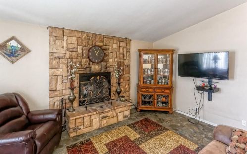 26283 Corona Dr, Helendale, CA 92342-7754