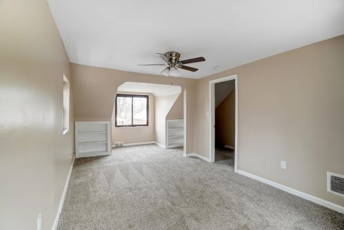 2033 Dallas Ave, Cincinnati OH  45239-4752 exterior
