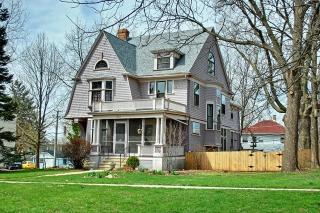 303 2nd St, Dekalb, IL 60115-3236