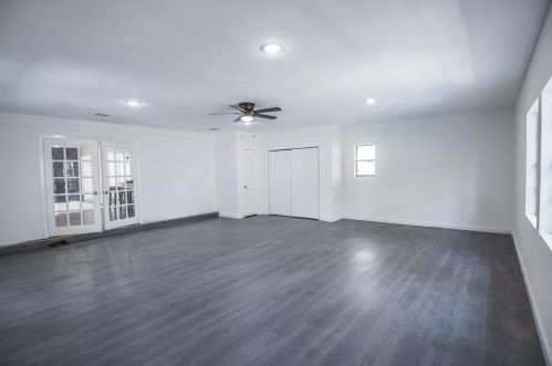 1018 Brookhollow Dr, Irving TX  75061-5514 exterior