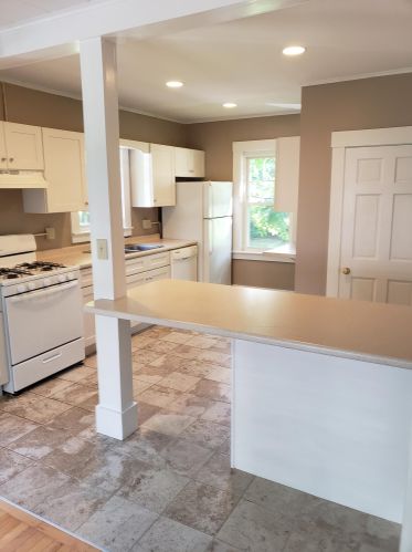 30 Baker St, Keene, NH 03431-4326