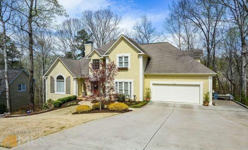 2609 Dering Gate Dr, Marietta, GA 30066-2165