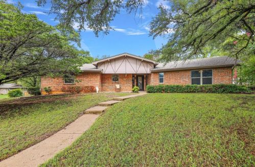 1002 Spanish Trail Dr, Granbury, TX 76048-1709