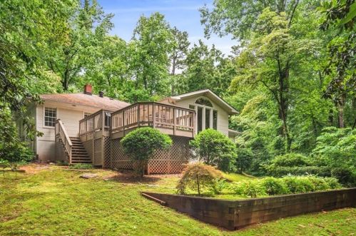 152 Burdette Rd, Atlanta GA  30327-4804 exterior