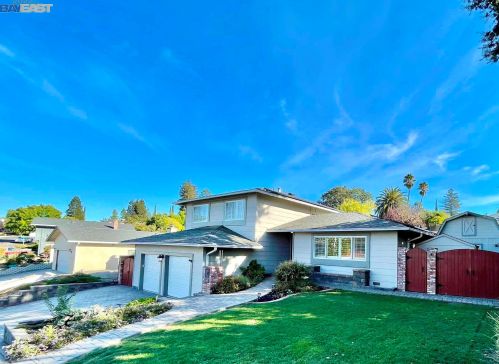 495 Mavis Dr, Pleasanton, CA 94566-6857