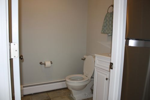 115 Fieldstone Dr, Londonderry NH  03053-2709 exterior