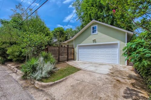 3901 Becker Ave, Austin TX  78751-5209 exterior