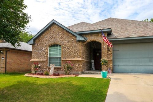 6821 Haltom Rd, Fort Worth, TX 76137-2351