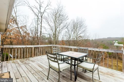 310 Weber Ln, Berkeley Springs, WV 25411-5939