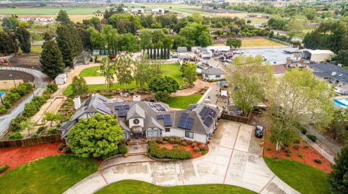 645 Powder Horn Ct, San Martin, CA 95046-9443