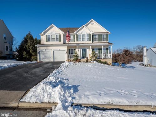 41 Cypress Point Ct, Charles Town WV  25414-3928 exterior