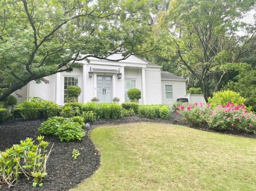 1911 Greystone Rd, Atlanta, GA 30318-2622
